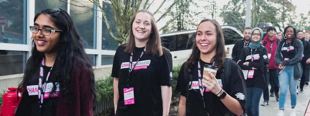Los estudiantes de Changermaker llegan a la sede de T-Mobile