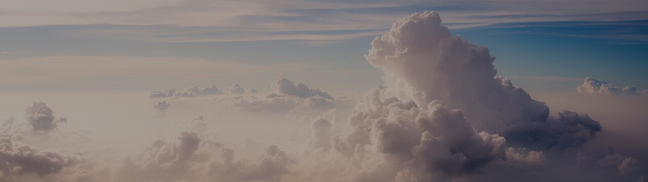 Nubes en un cielo azul